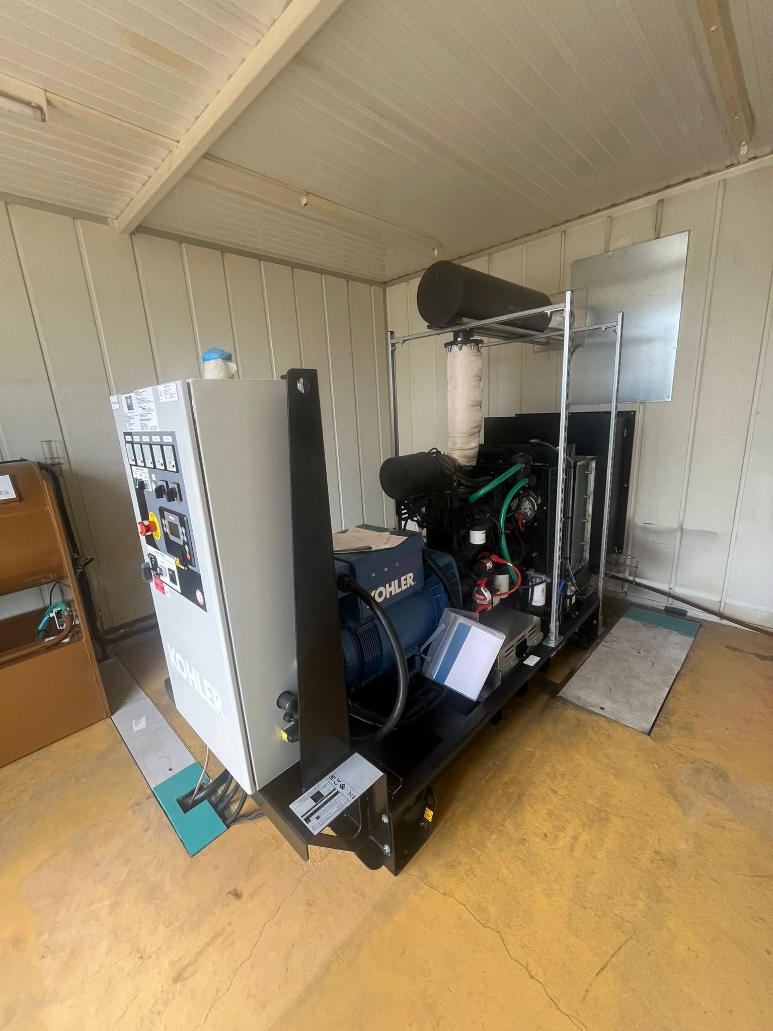 Vue finale du groupe électrogène Kohler J63NE installé